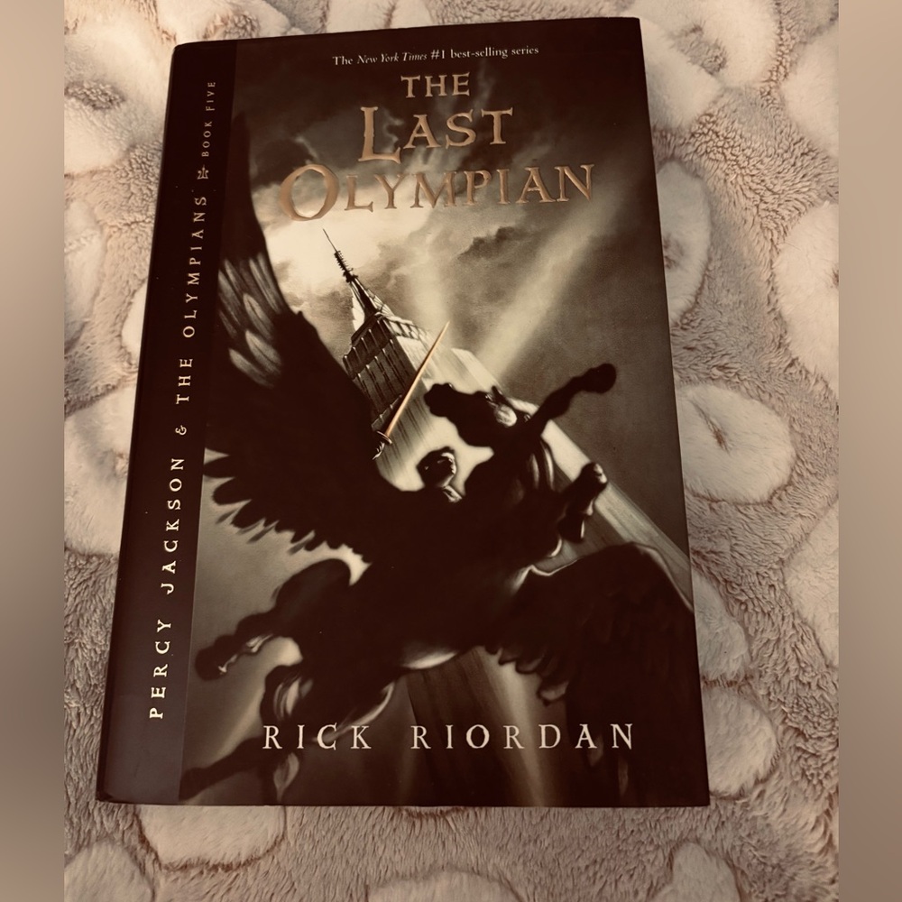 The Last Olympian (Percy Jackson & The Olympians) -- Rick Riordan